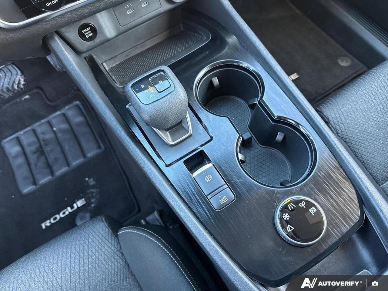 2024 Nissan Rogue SV   MOONROOF   REMOTE START  BLIND SPOT WARNING Photo