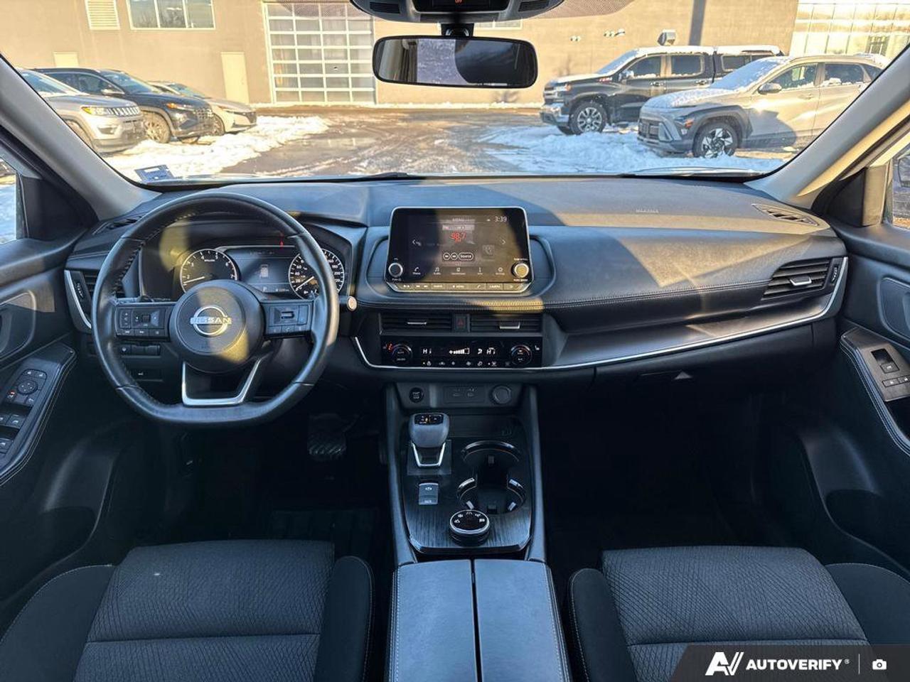 2024 Nissan Rogue SV   MOONROOF   REMOTE START  BLIND SPOT WARNING Photo