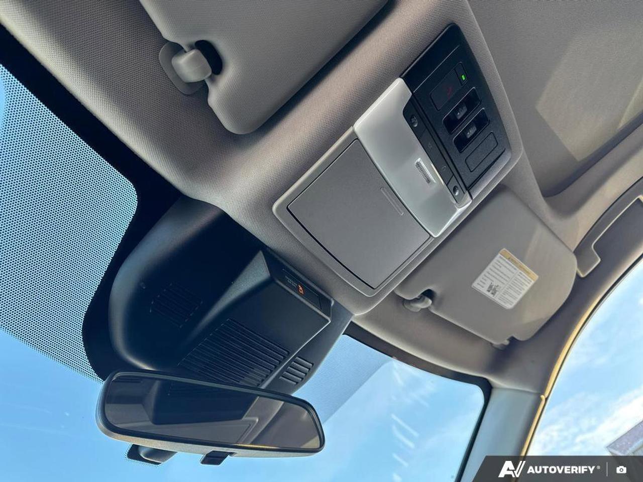 2024 Nissan Rogue SV   MOONROOF   REMOTE START  BLIND SPOT WARNING Photo