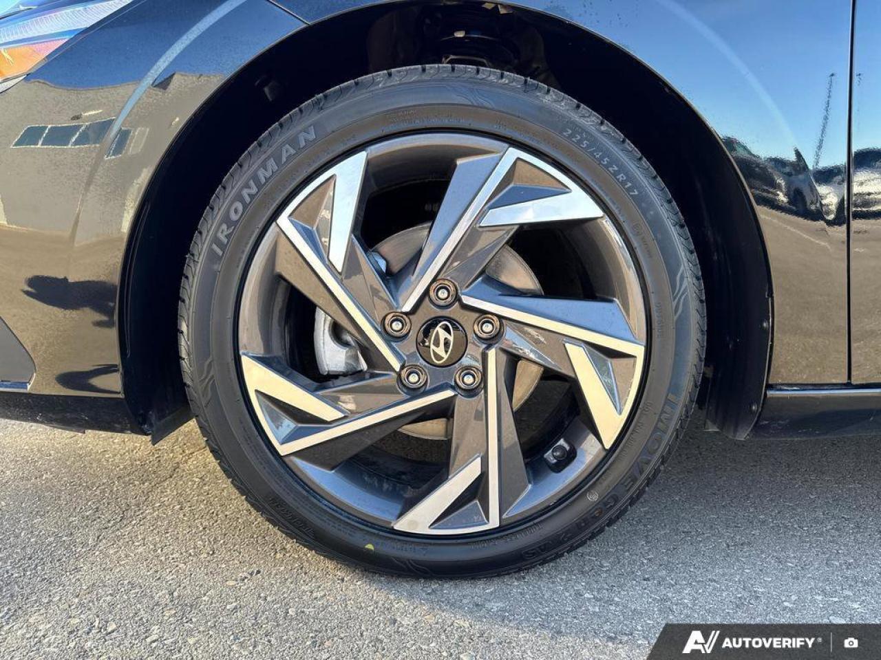 2024 Hyundai Elantra Preferred IVT w/Sun & Tech Package   Sunroof   Hea Photo