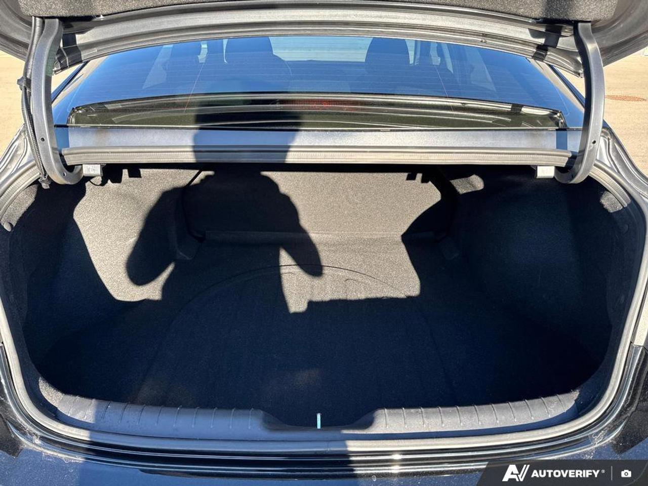 2024 Hyundai Elantra Preferred IVT w/Sun & Tech Package   Sunroof   Hea Photo