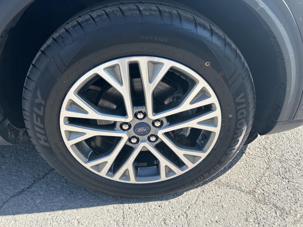 2022 Ford Escape SEL Photo