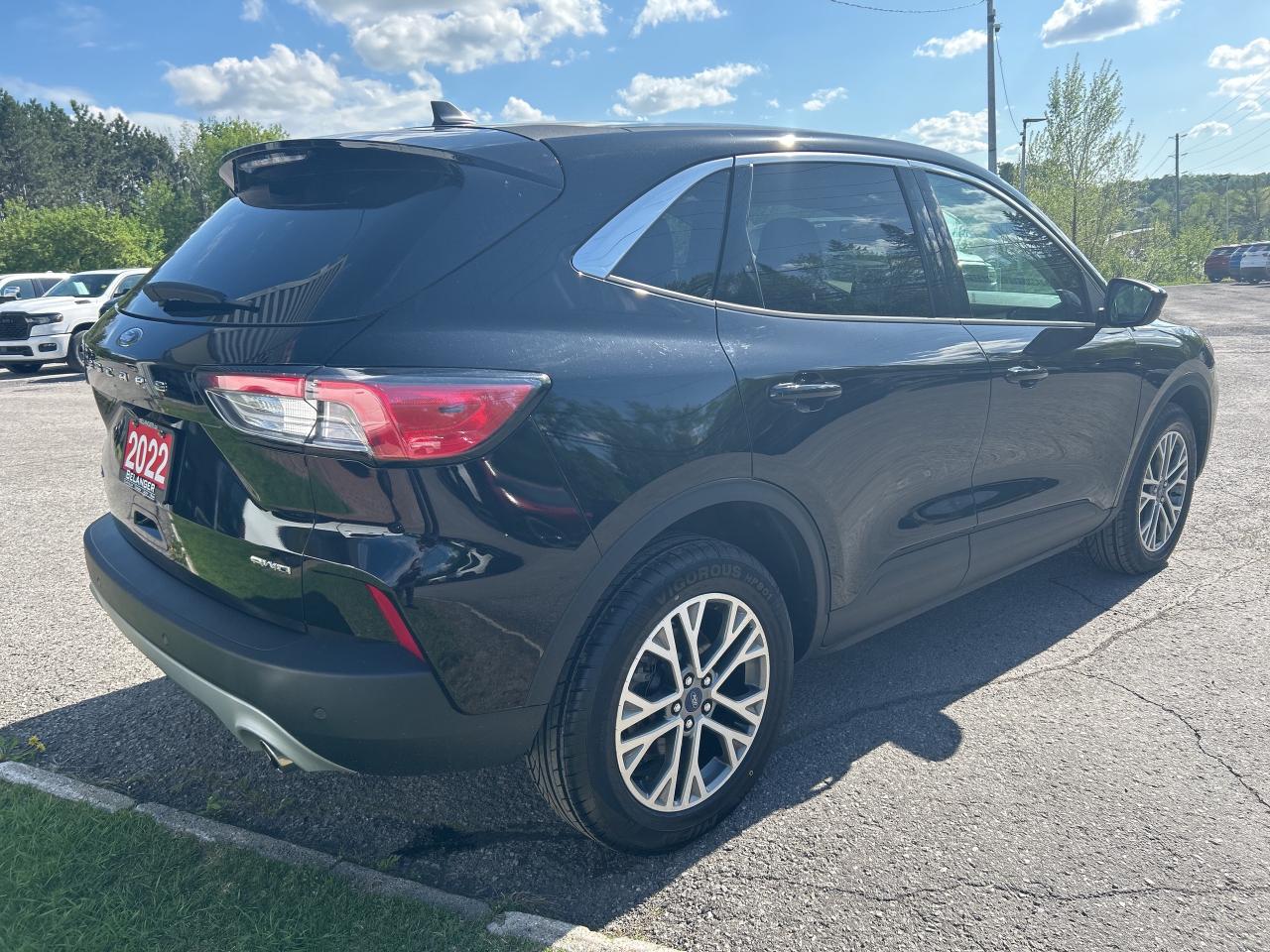 2022 Ford Escape SEL Photo