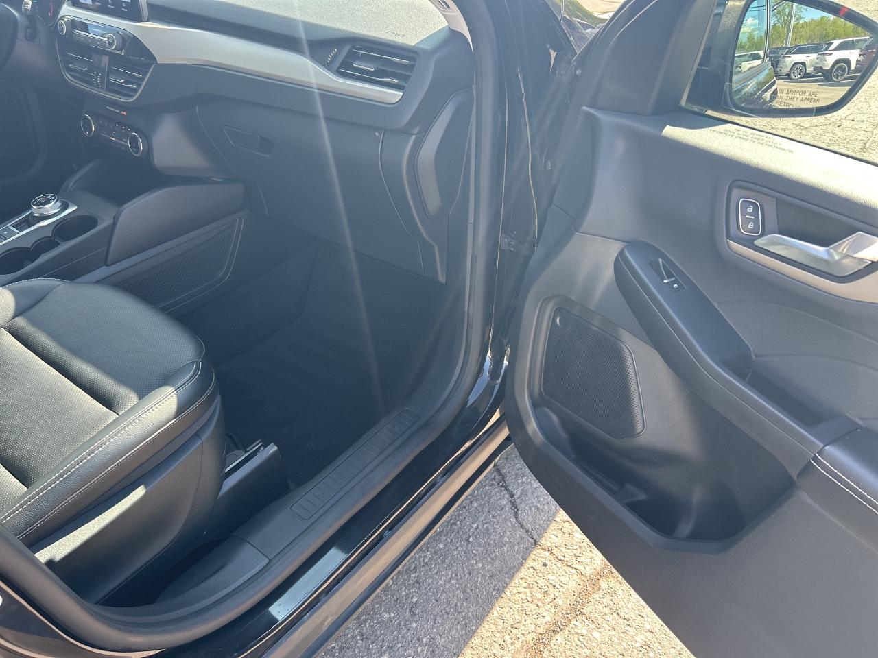 2022 Ford Escape SEL Photo