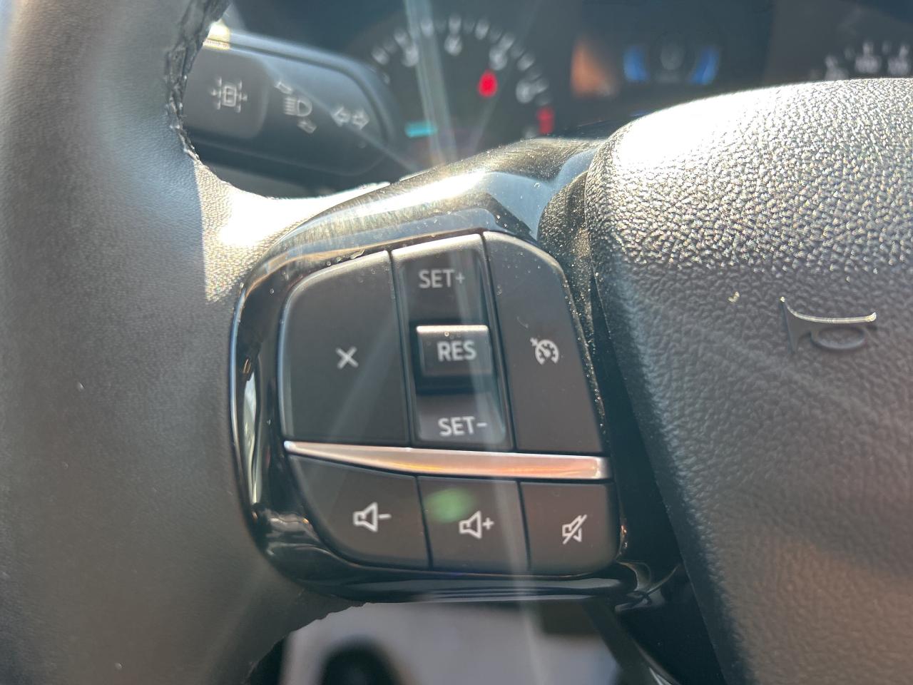 2022 Ford Escape SEL Photo