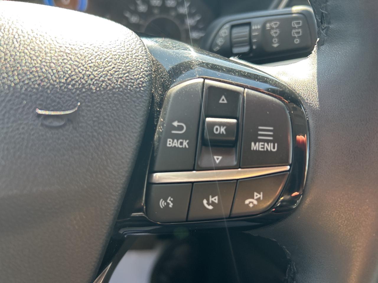 2022 Ford Escape SEL Photo