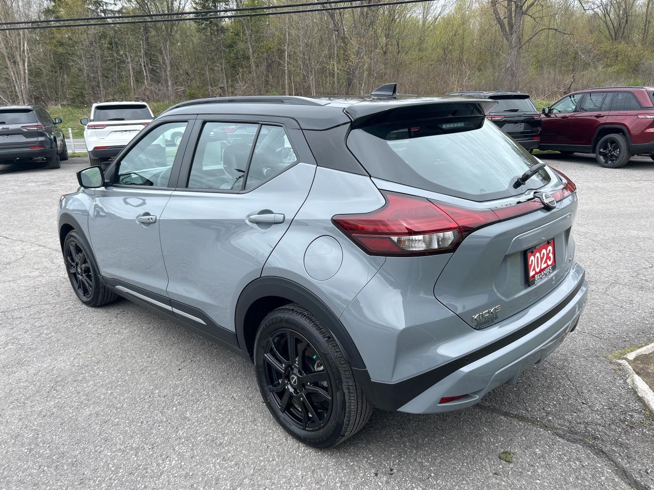 2023 Nissan Kicks SR Photo