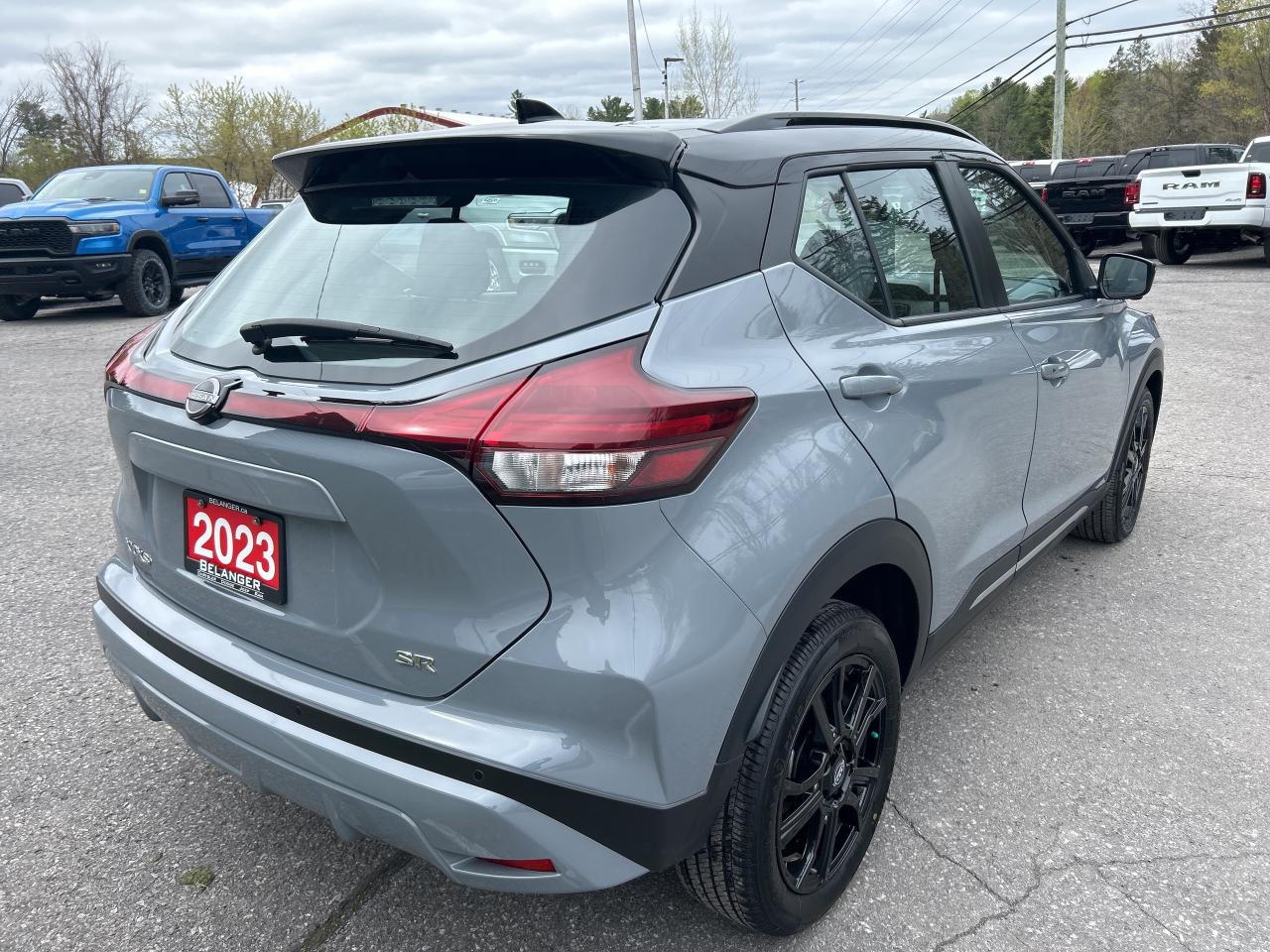 2023 Nissan Kicks SR Photo