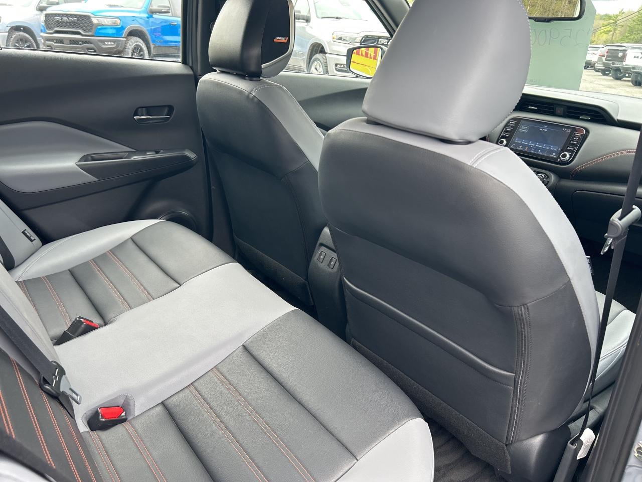 2023 Nissan Kicks SR Photo