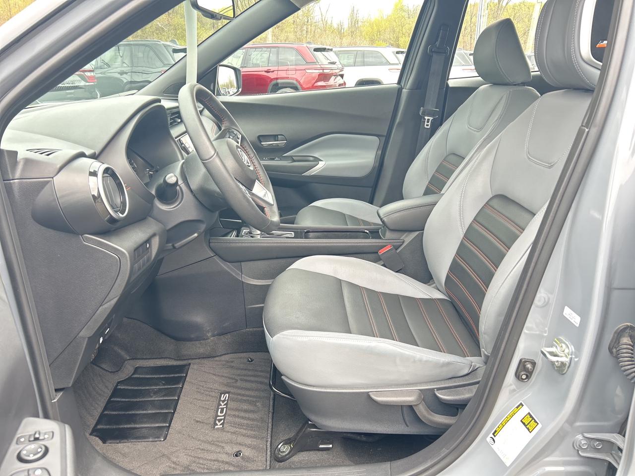 2023 Nissan Kicks SR Photo