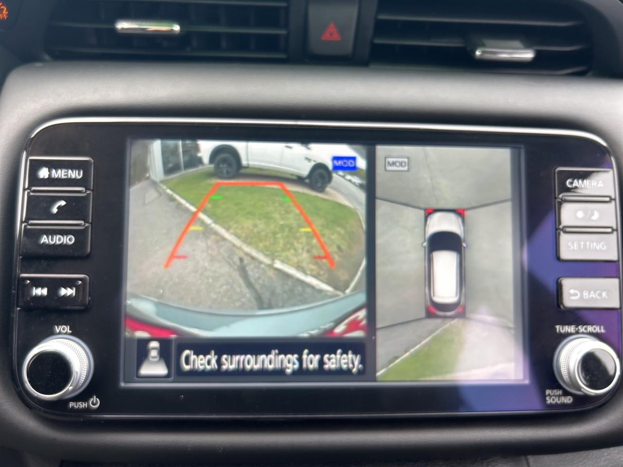 2023 Nissan Kicks SR Photo