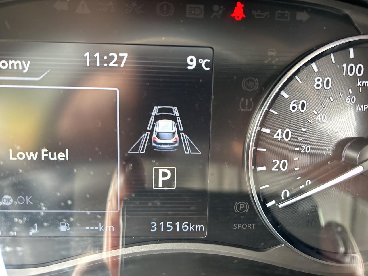 2023 Nissan Kicks SR Photo