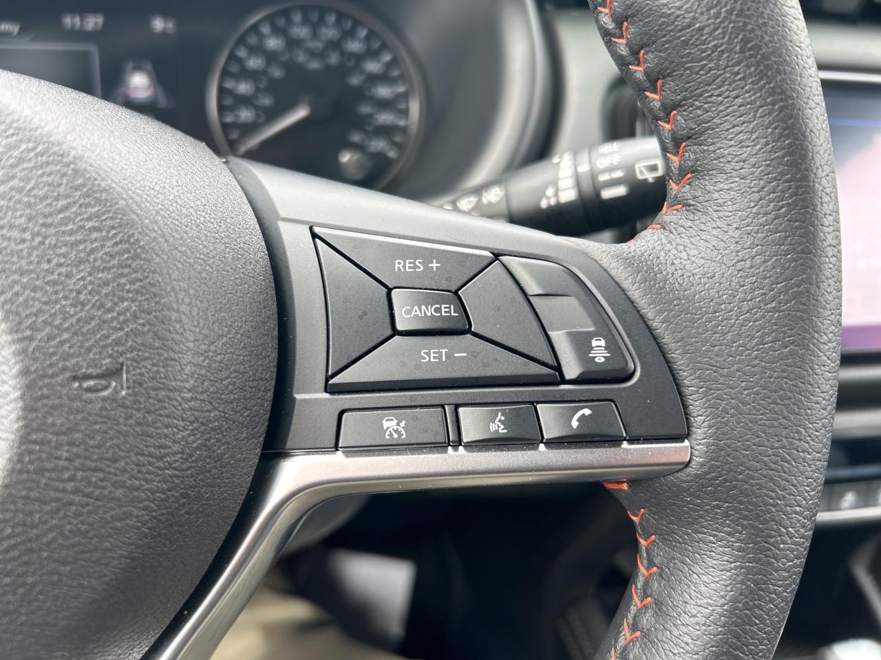 2023 Nissan Kicks SR Photo