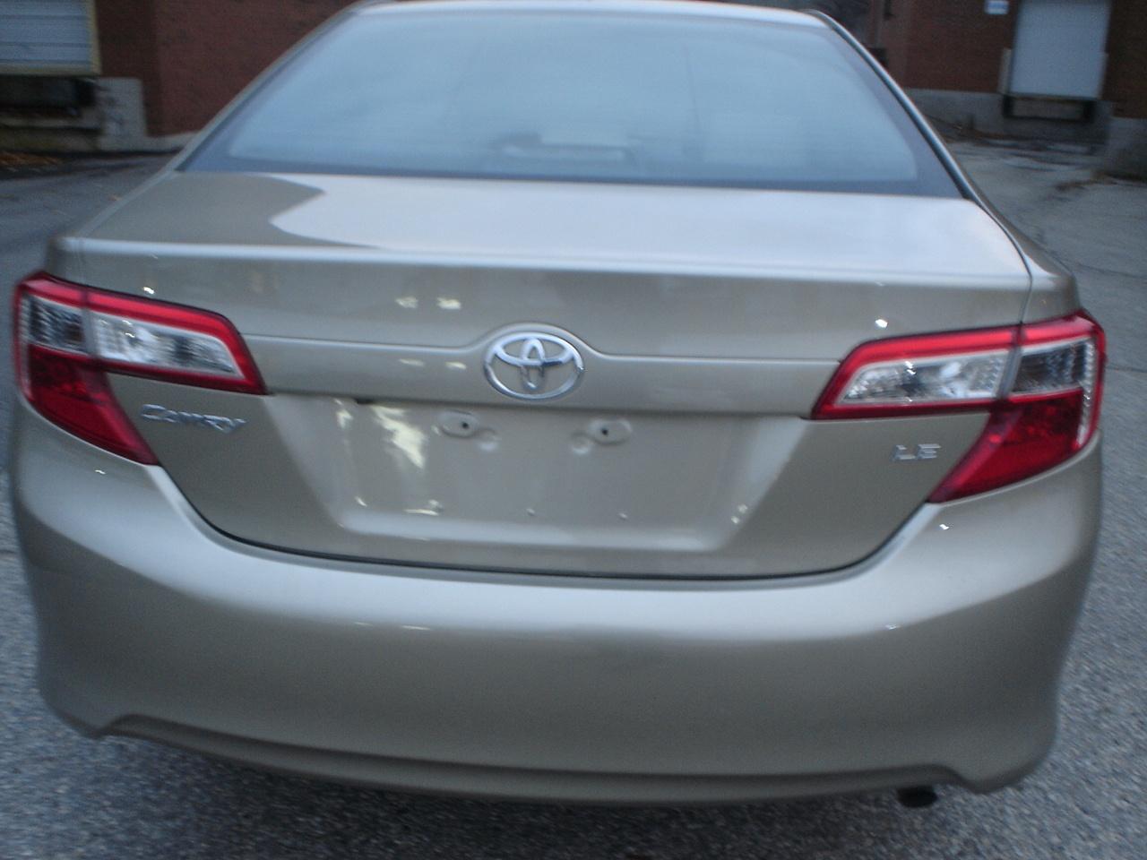 2014 Toyota Camry LE Photo