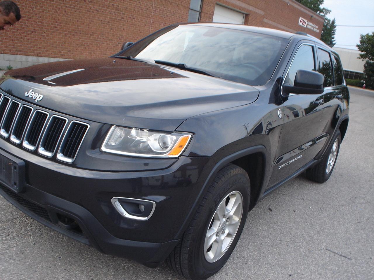 2015 Jeep Grand Cherokee 4WD 4Dr Laredo Photo0