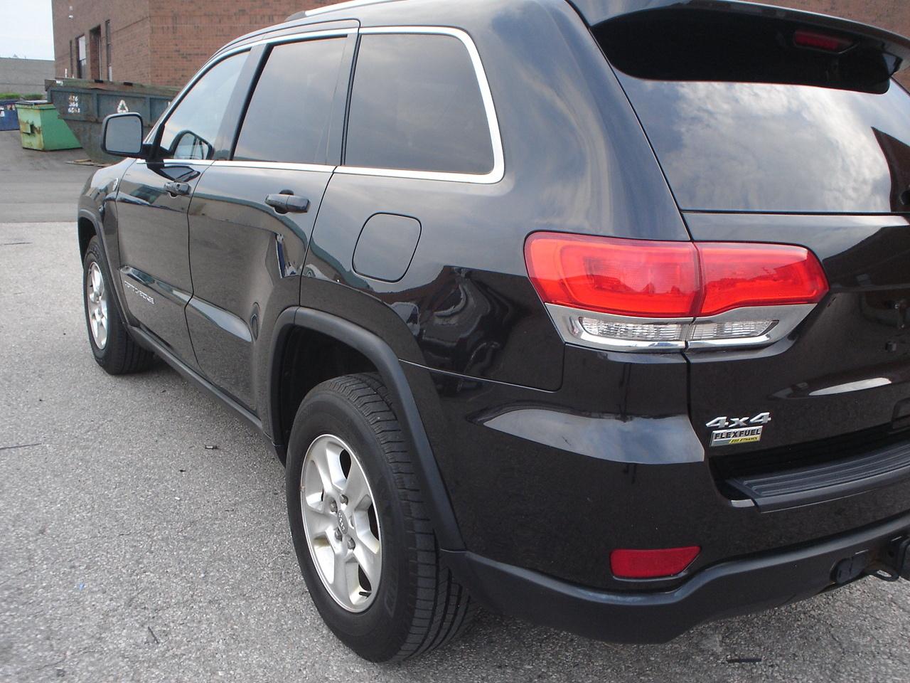 2015 Jeep Grand Cherokee 4WD 4Dr Laredo Photo