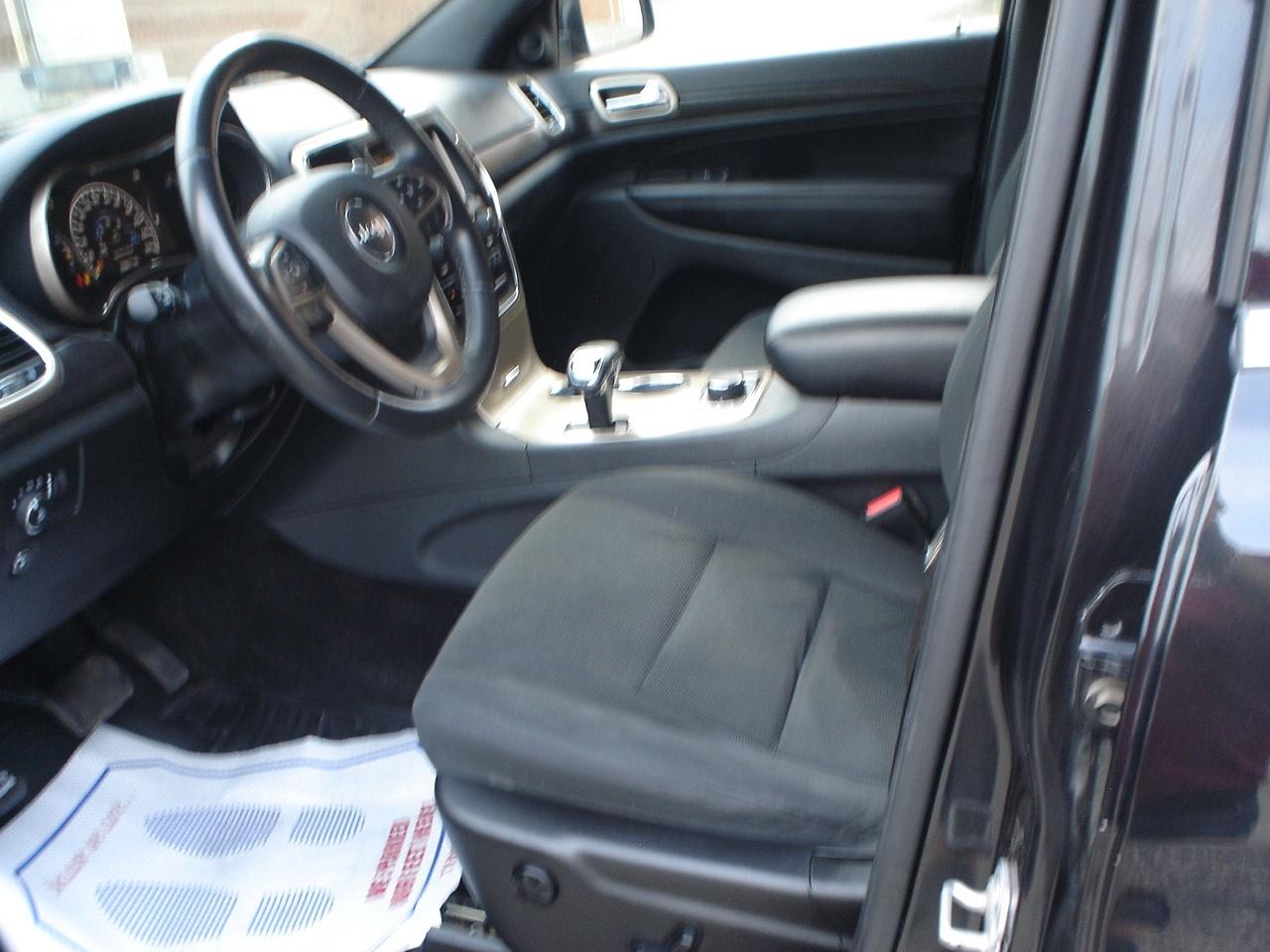 2015 Jeep Grand Cherokee 4WD 4Dr Laredo Photo