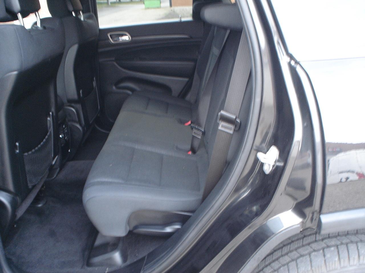 2015 Jeep Grand Cherokee 4WD 4Dr Laredo Photo