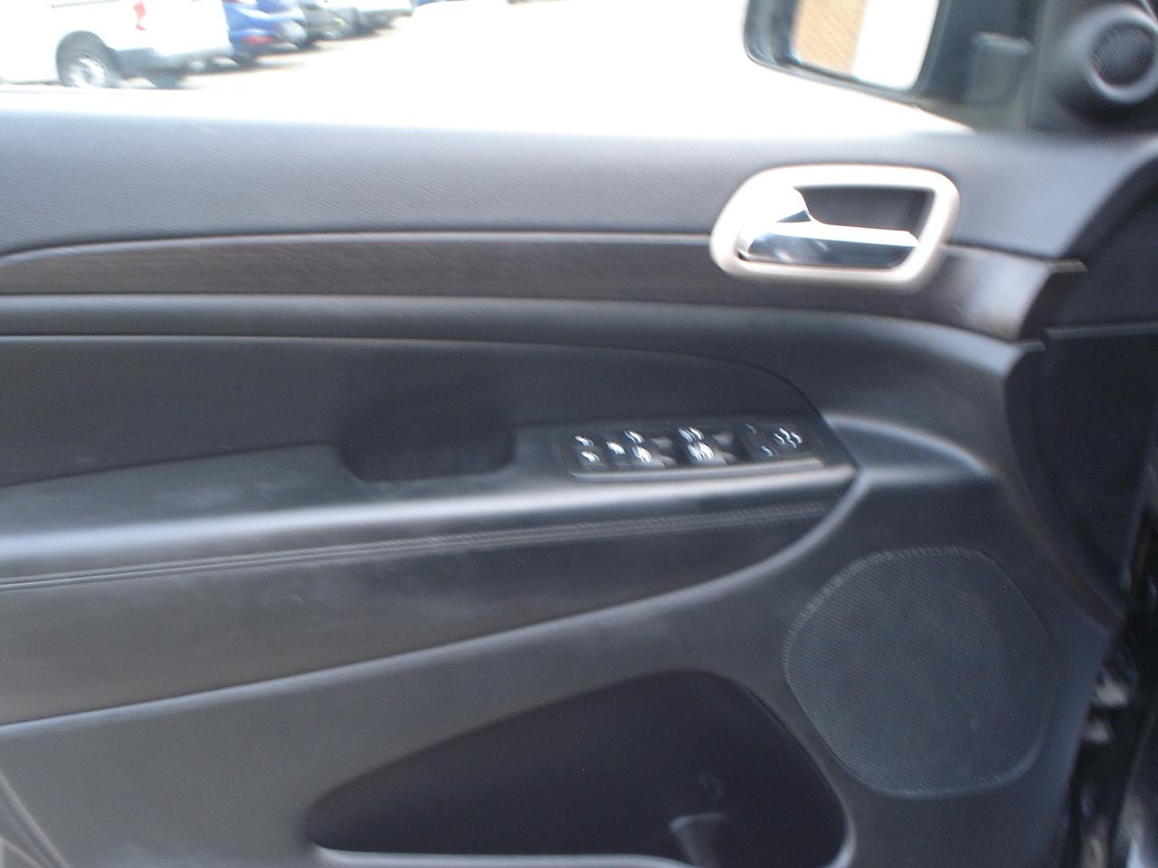 2015 Jeep Grand Cherokee 4WD 4Dr Laredo Photo