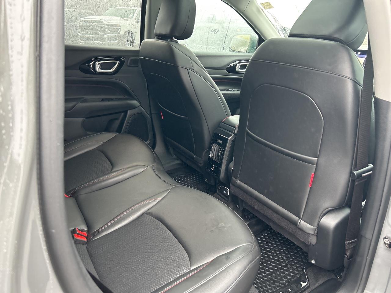 2022 Jeep Compass Trailhawk Photo