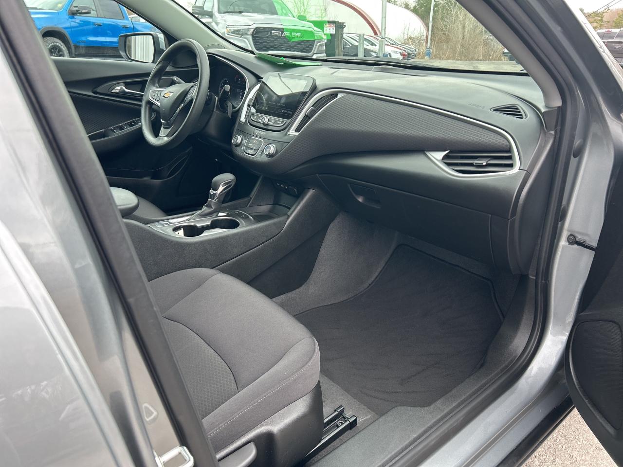 2024 Chevrolet Malibu LS Photo