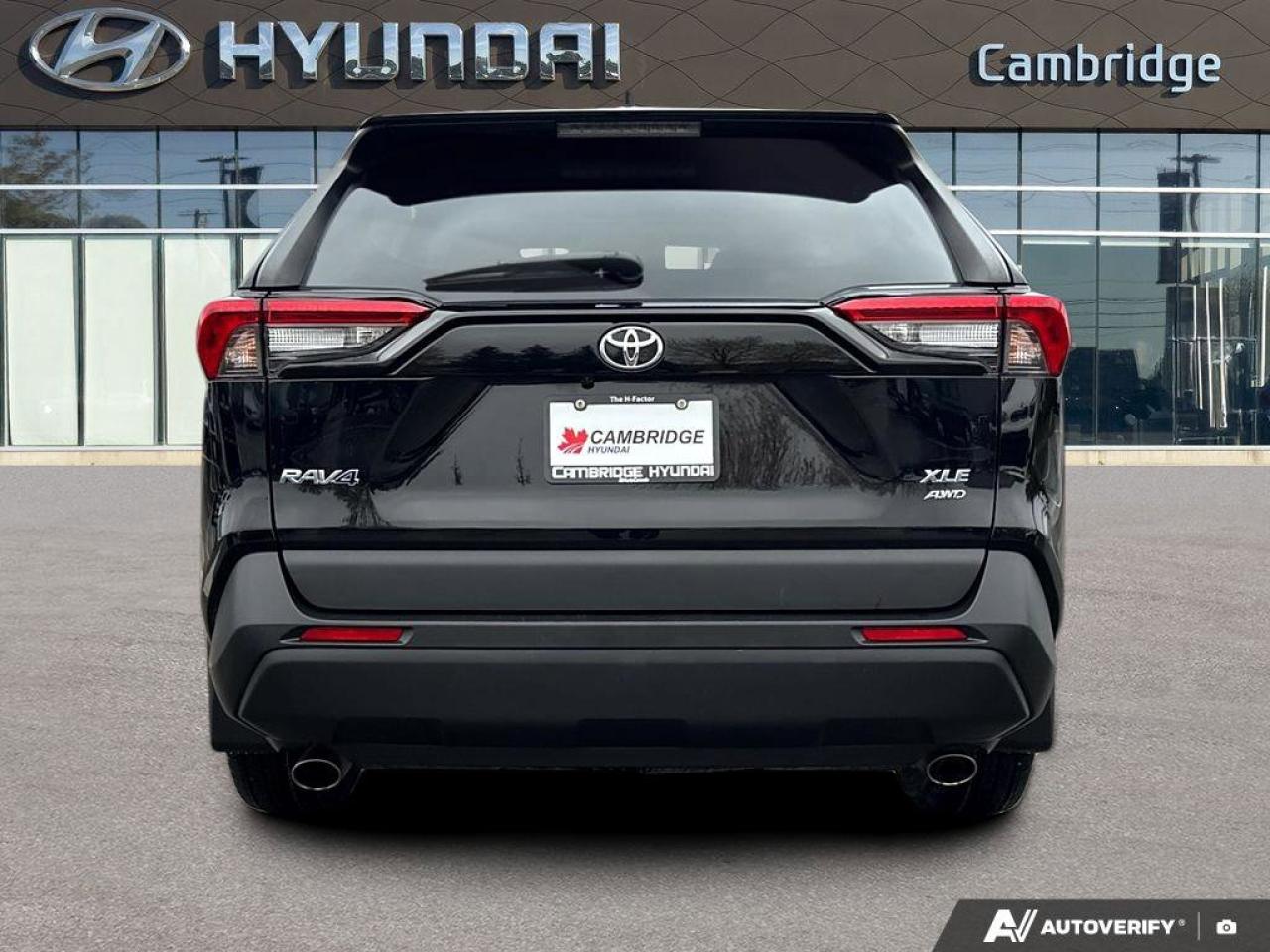 2022 Toyota RAV4 XLE AWD   Heated Seats   Sunroof   Carplay Photo