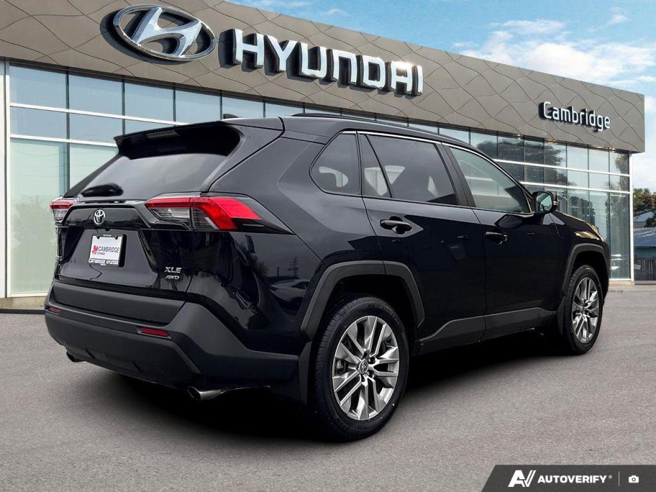 2022 Toyota RAV4 XLE AWD   Heated Seats   Sunroof   Carplay Photo