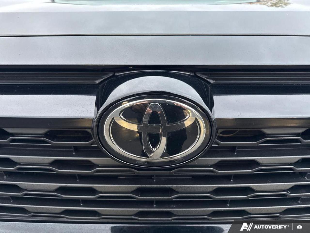 2022 Toyota RAV4 XLE AWD   Heated Seats   Sunroof   Carplay Photo