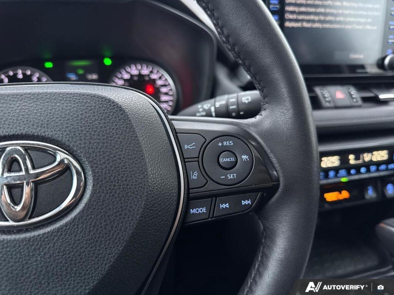 2022 Toyota RAV4 XLE AWD   Heated Seats   Sunroof   Carplay Photo