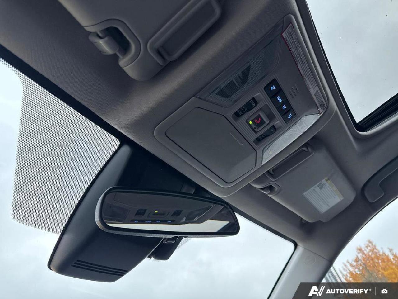 2022 Toyota RAV4 XLE AWD   Heated Seats   Sunroof   Carplay Photo