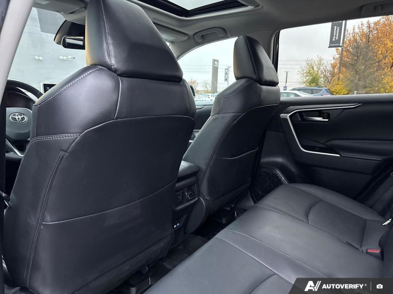 2022 Toyota RAV4 XLE AWD   Heated Seats   Sunroof   Carplay Photo