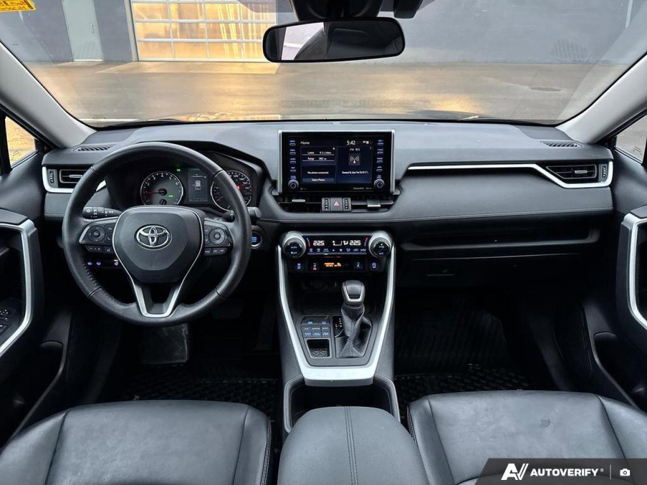 2022 Toyota RAV4 XLE AWD   Heated Seats   Sunroof   Carplay Photo