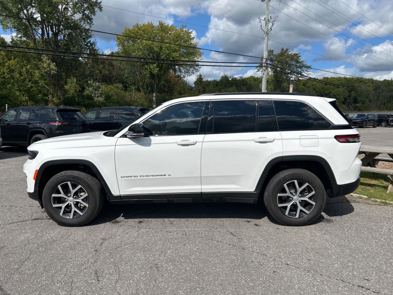 2024 Jeep Grand Cherokee Limited Photo3