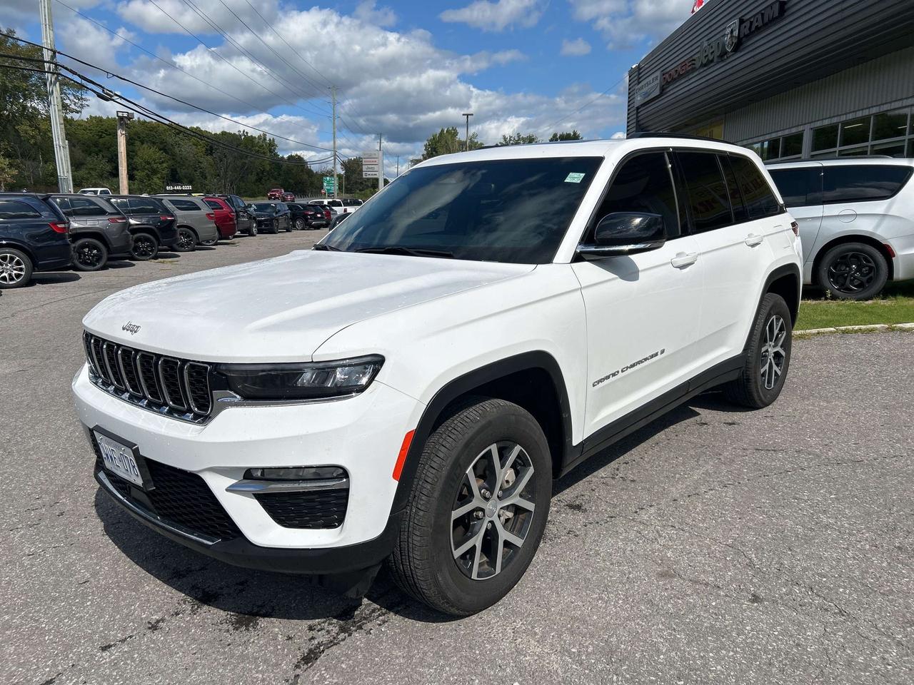 2024 Jeep Grand Cherokee Limited Photo2
