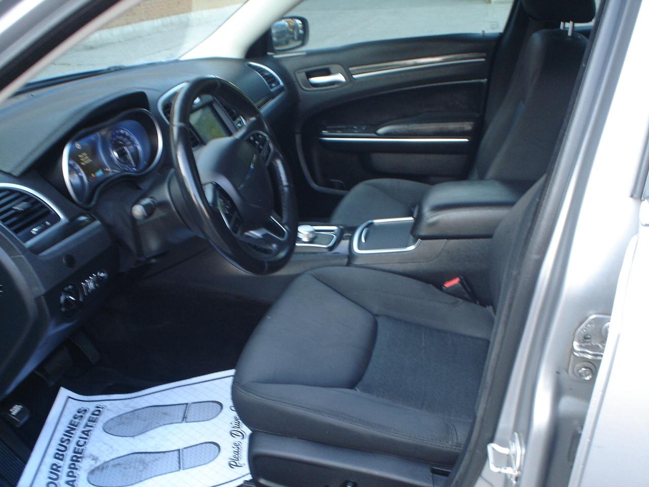 2018 Chrysler 300 300 Touring AWD Photo