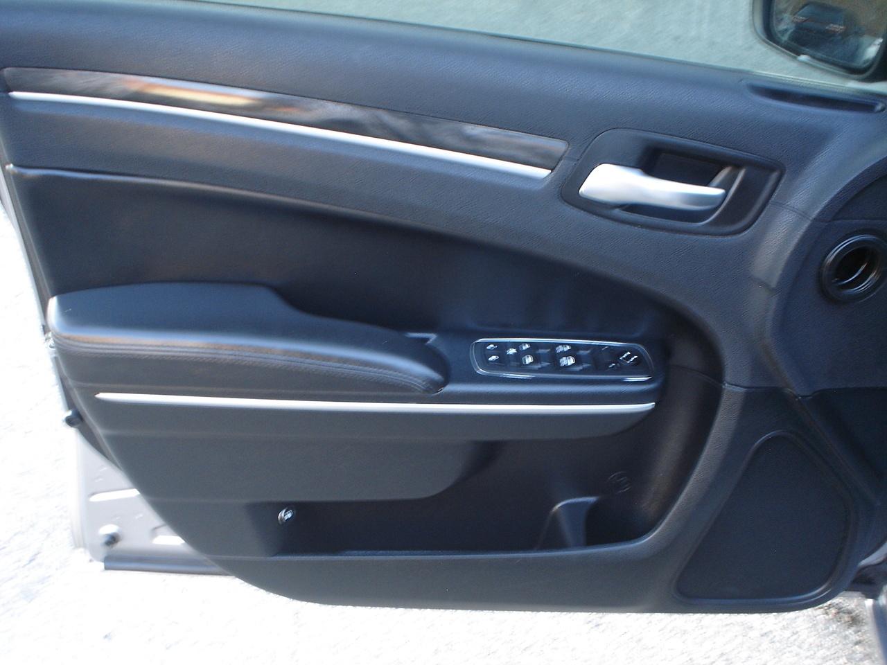 2018 Chrysler 300 300 Touring AWD Photo