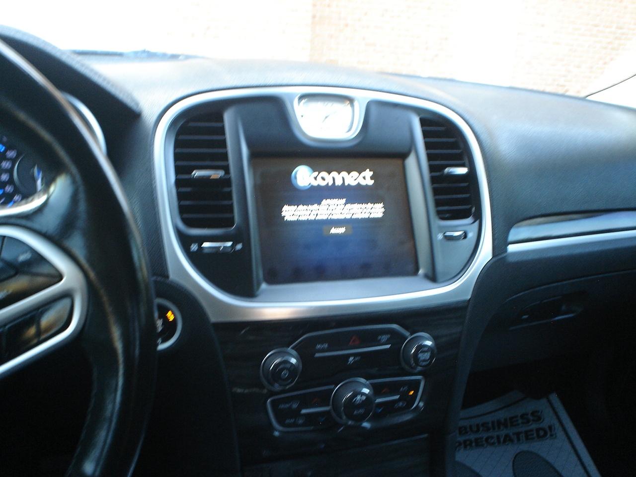 2018 Chrysler 300 300 Touring AWD Photo