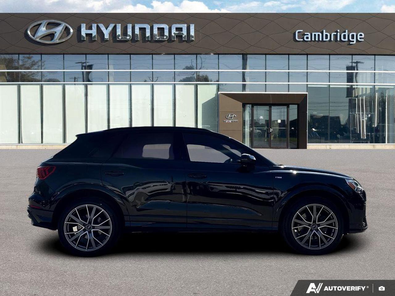 2021 Audi Q3 Progressiv S-Line   NO ACCIDENTS   8.4L/100km Photo