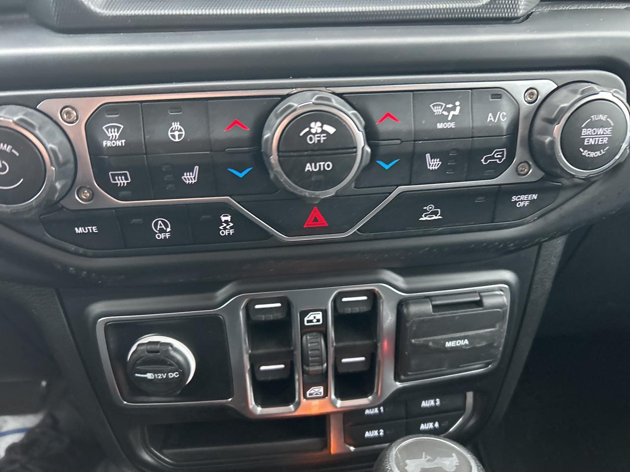 2023 Jeep Wrangler Sahara Photo