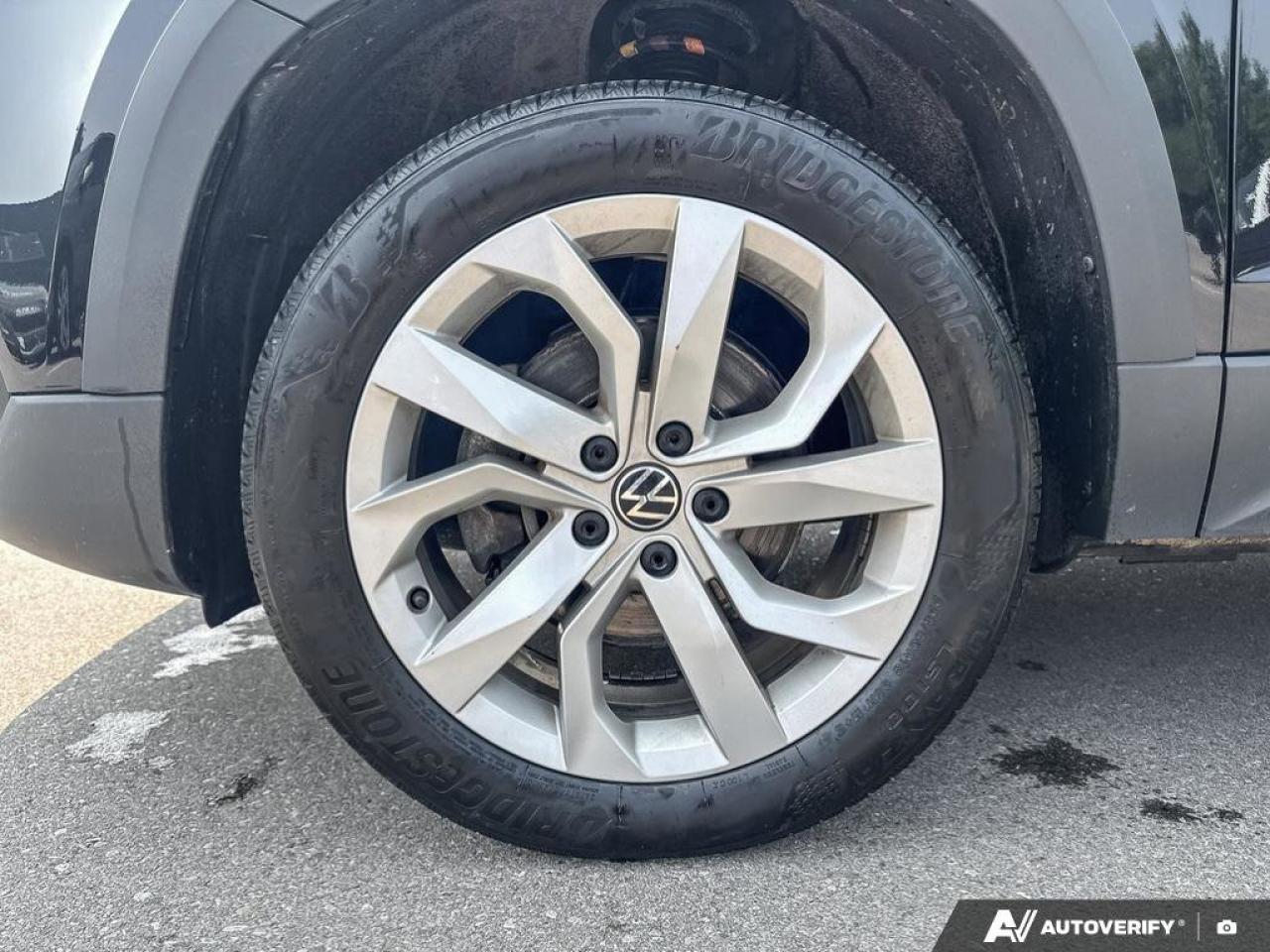 2022 Volkswagen Taos Comfortline   Pano Sunroof   Digital Cockpit   Hea Photo