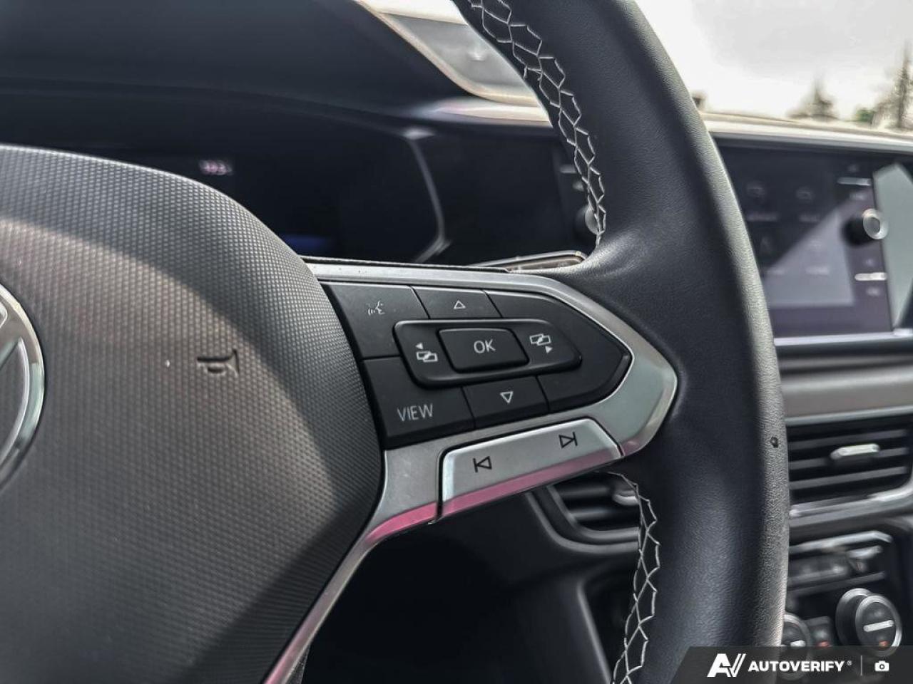 2022 Volkswagen Taos Comfortline   Pano Sunroof   Digital Cockpit   Hea Photo