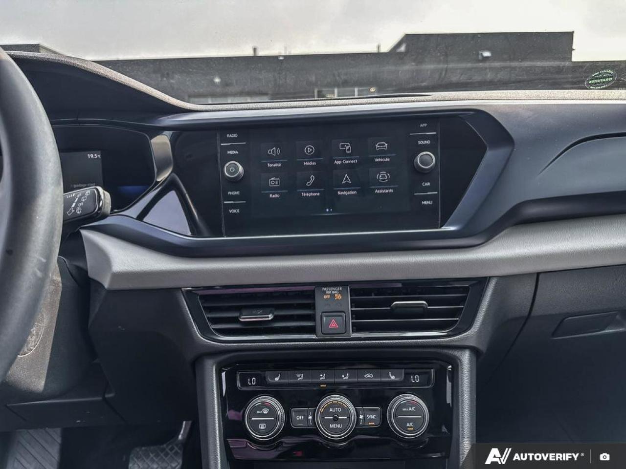 2022 Volkswagen Taos Comfortline   Pano Sunroof   Digital Cockpit   Hea Photo