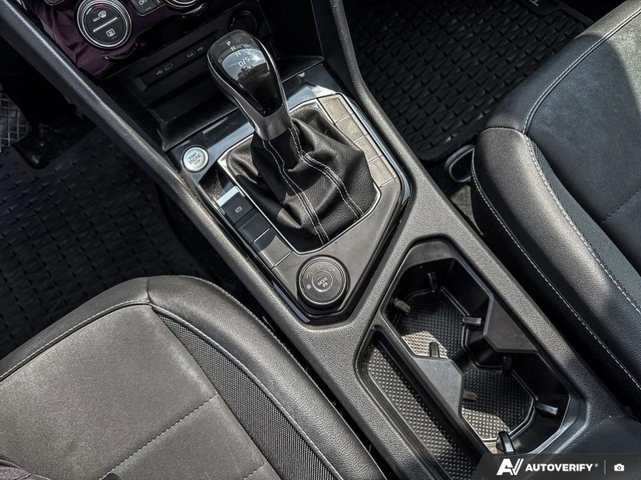 2022 Volkswagen Taos Comfortline   Pano Sunroof   Digital Cockpit   Hea Photo