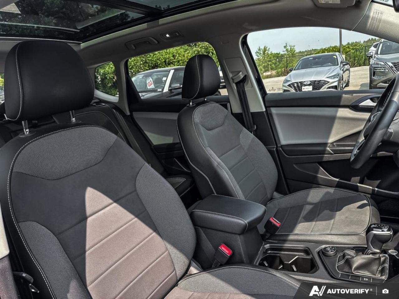 2022 Volkswagen Taos Comfortline   Pano Sunroof   Digital Cockpit   Hea Photo
