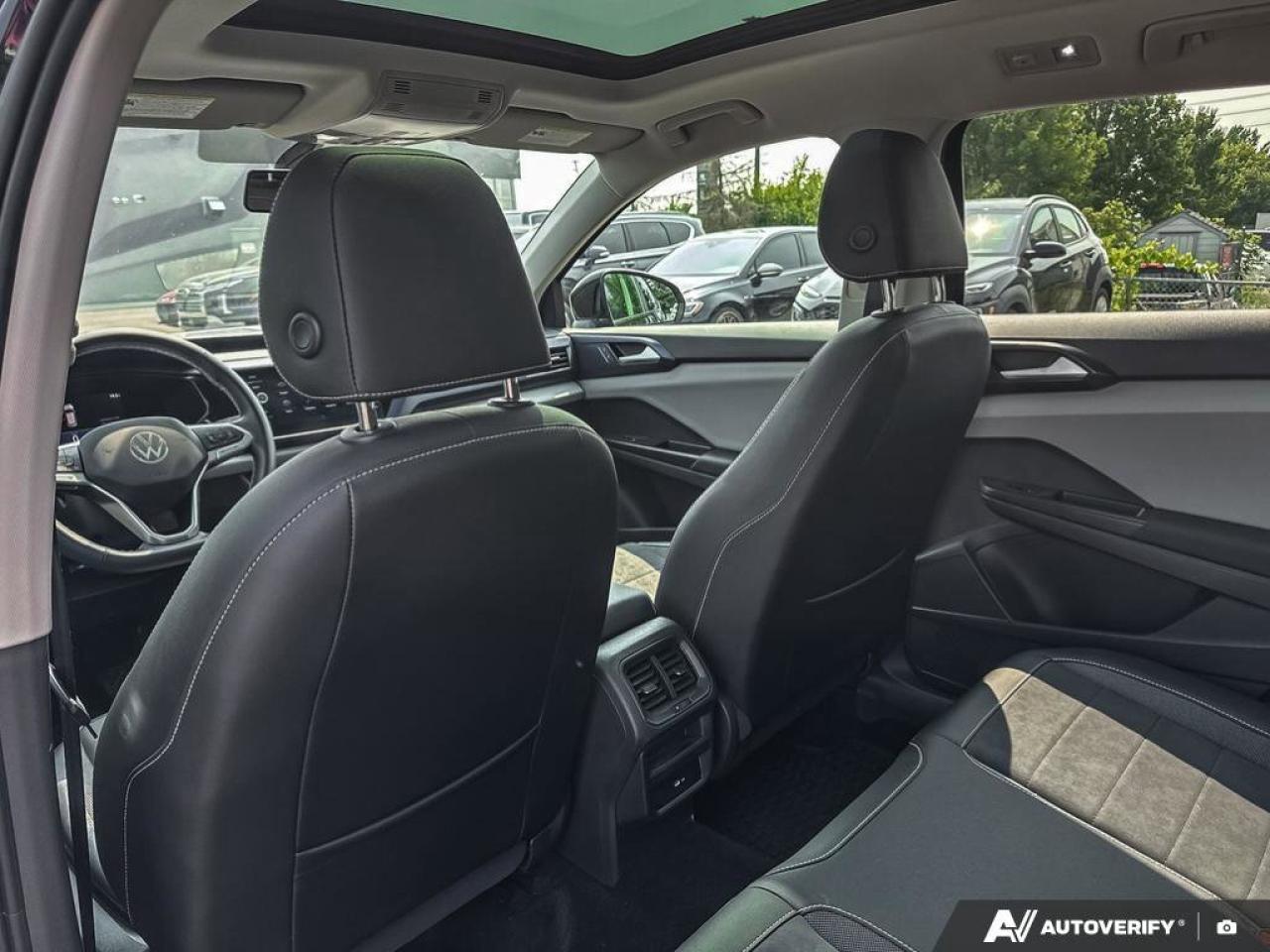 2022 Volkswagen Taos Comfortline   Pano Sunroof   Digital Cockpit   Hea Photo