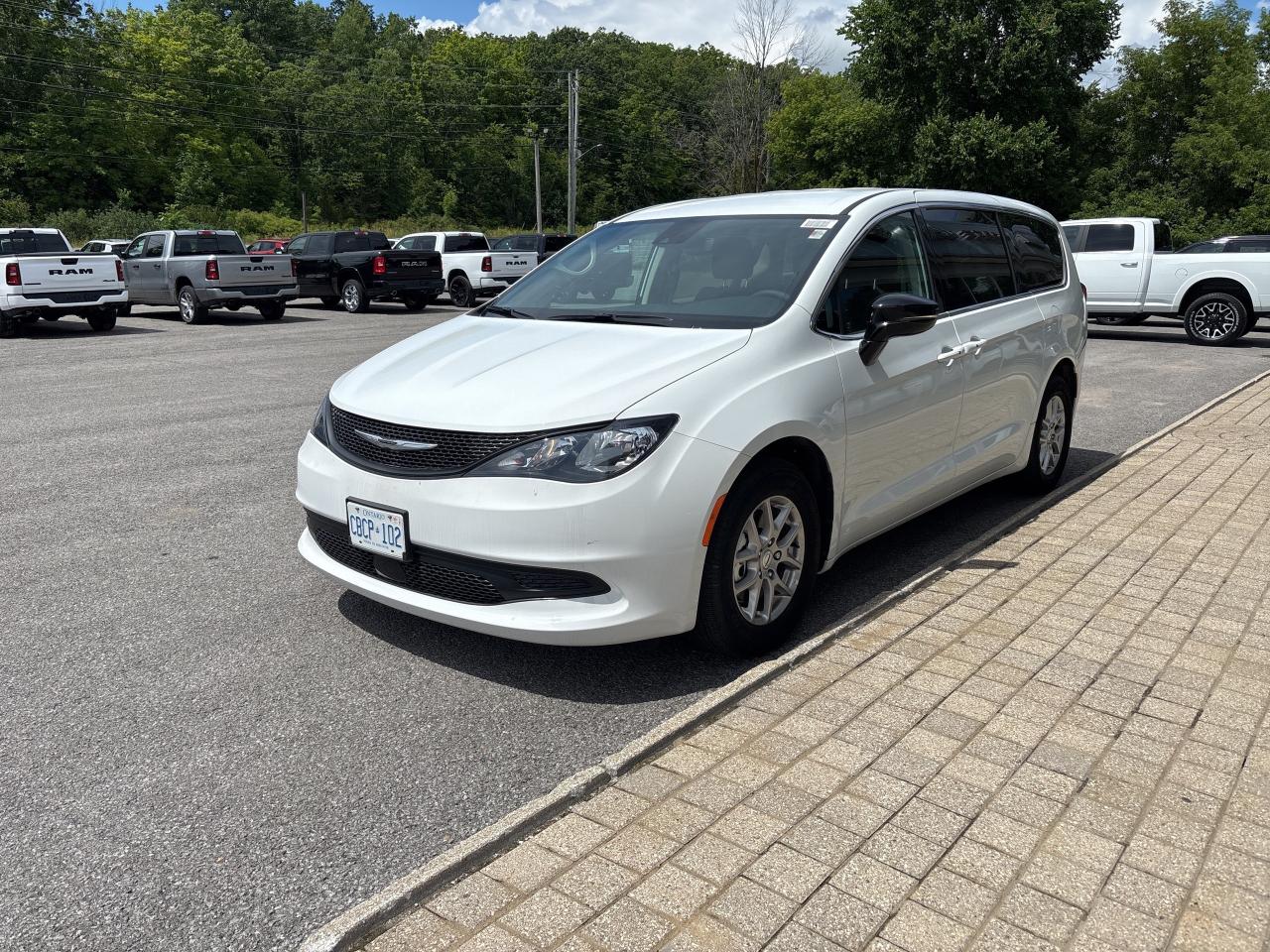 2024 Chrysler Grand Caravan SXT Photo0