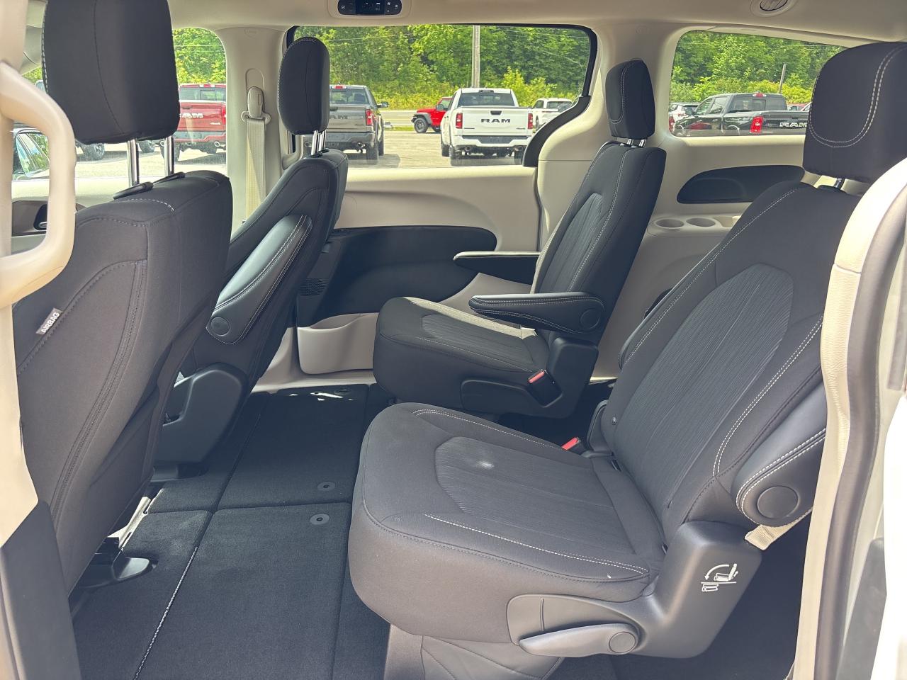 2024 Chrysler Grand Caravan SXT Photo