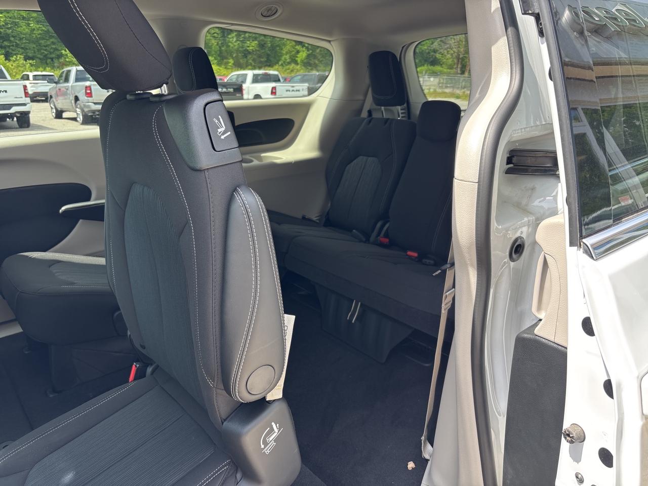 2024 Chrysler Grand Caravan SXT Photo