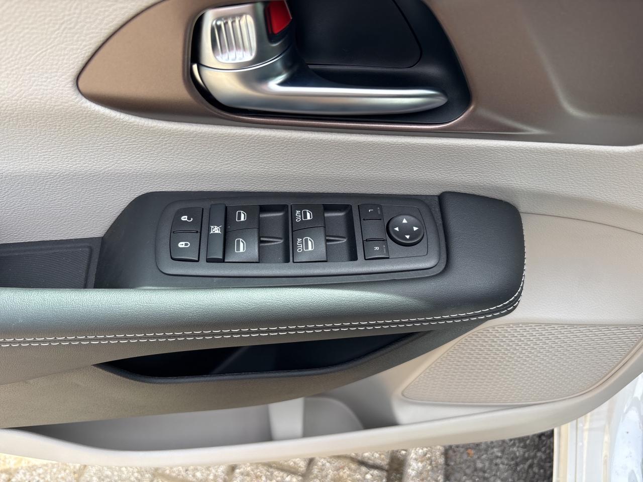 2024 Chrysler Grand Caravan SXT Photo