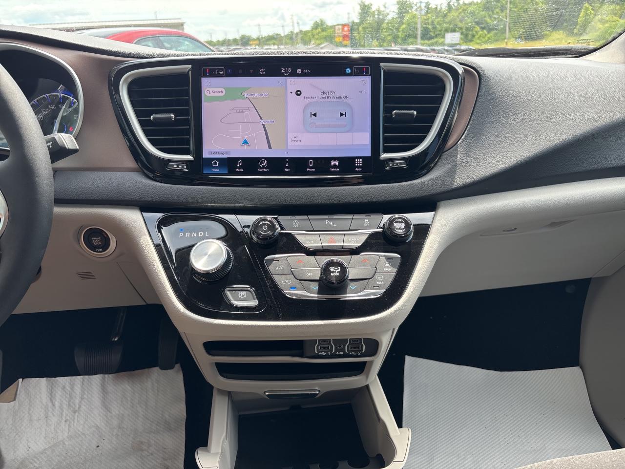 2024 Chrysler Grand Caravan SXT Photo